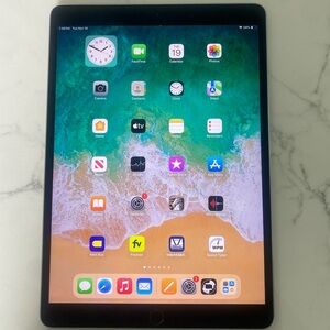 2017 iPad Pro 10.5 with QWERTY keyboard case.